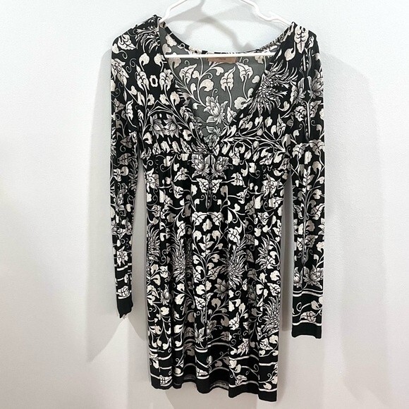 Francesca’s Miuse black and ivory empire waist floral dress size small - Picture 2 of 6